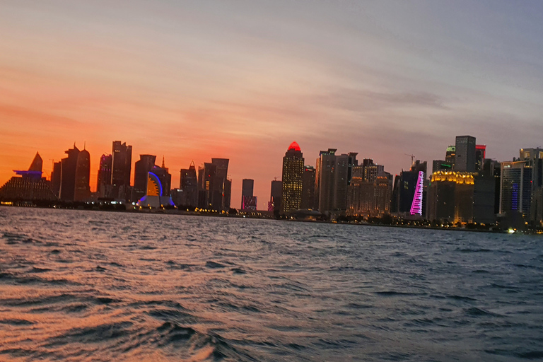 Doha la nuit par la mer