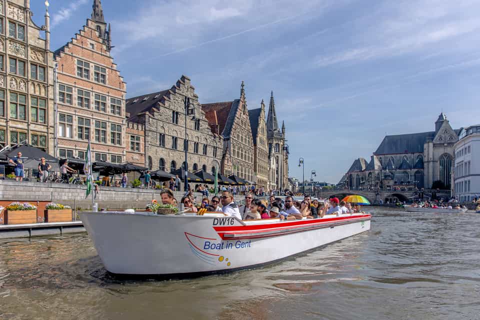 Hop-on/Hop-off-Boot mit Audioguide
