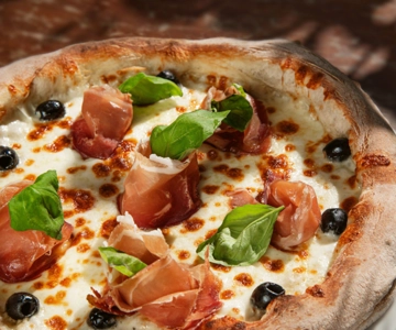 Rome: Traditional Pizza Cooking Class near Piazza Navona