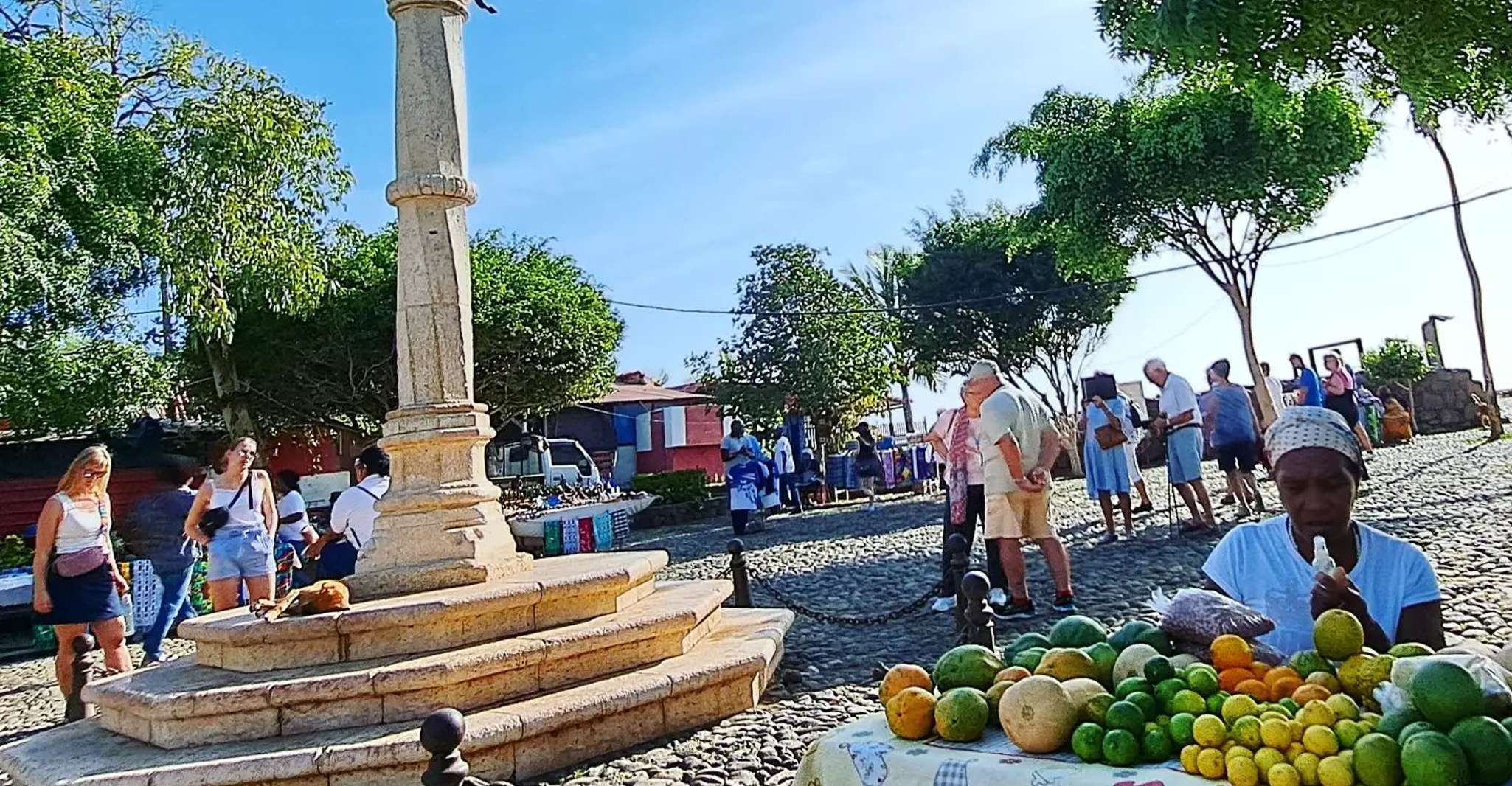 Praia & Cidade Velha: Guided City Tour