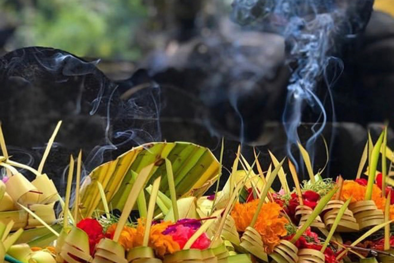 Pura Mangening: Water Temple Tour with Spiritual CleansingTour with Transfers to/from Central Bali