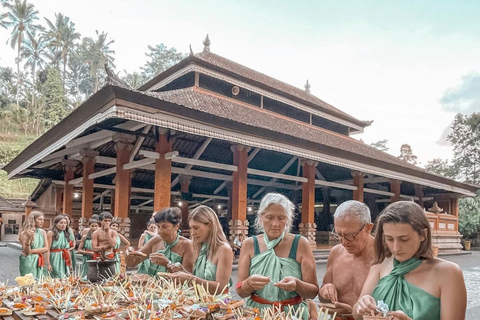 Tirta Empul: Templet Tour med valfri andlig reningKumulilir kaffeplantage i Sebatu Mötesplats