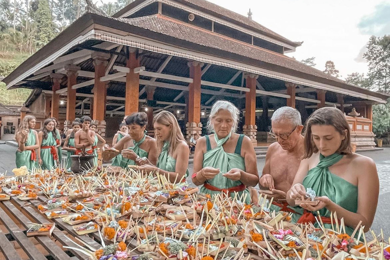 Tirta Empul: Templet Tour med valfri andlig reningKumulilir kaffeplantage i Sebatu Mötesplats