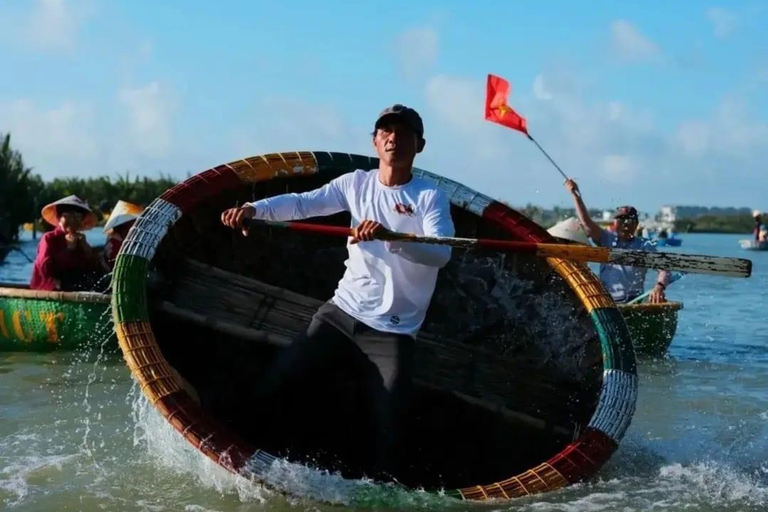 Depuis Hoi An : marché, bateau-panier et cours de cuisineDepuis Hoi An : marché, bateau de bambou et cours de cuisine