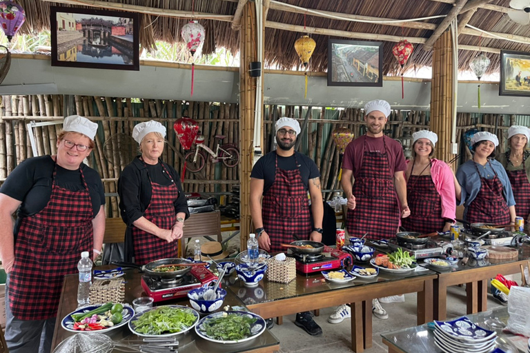 From Hoi An: Market Tour, Basket Boat Ride and Cooking Class