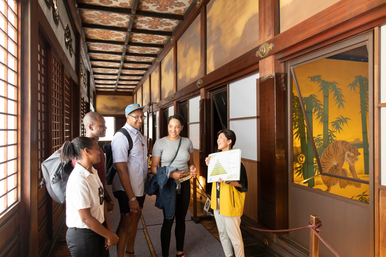 Kyoto : Visite guidée du château Nijo-jo et du palais NinomaruKyoto : Visite de 60 minutes du château de Nijo et accès au palais de Ninomaru