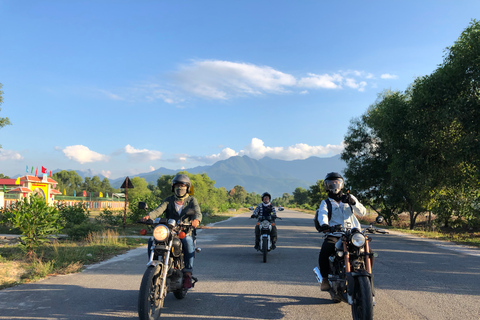 De Da Nang/Hoi An: Hai Van Pass Easy Riders de motocicletaEasy Rider