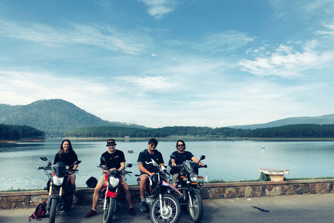 De Da Nang/Hoi An: Hai Van Pass Easy Riders de motocicletaEasy Rider