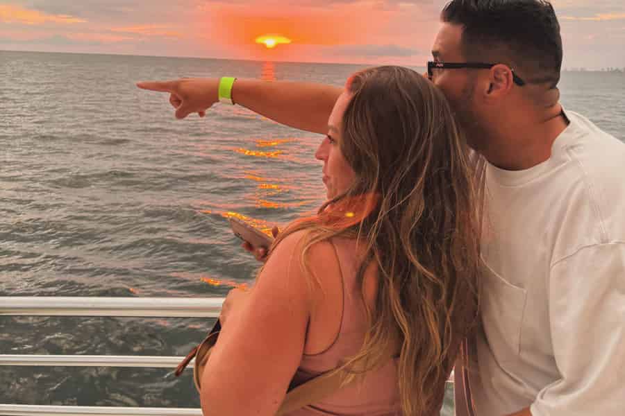 Panama City Beach: Sonnenuntergangsfahrt mit Delfinbeobachtung. Foto: GetYourGuide Panama City Beach: Sonnenuntergangsfahrt mit Delfinbeobachtung. Foto: GetYourGuide