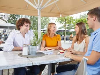 Hannover: Culinary Walking Tour Old Town