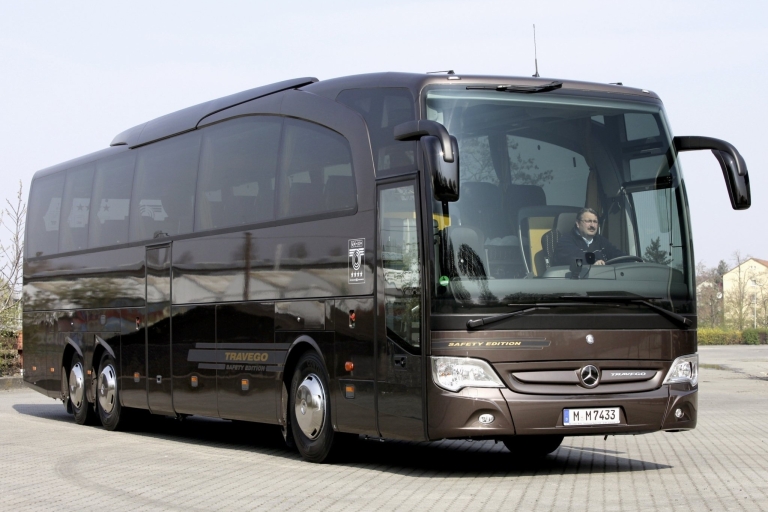 Bakou : Transfert aéroport avec bus : Mercedes Travego (50 places)