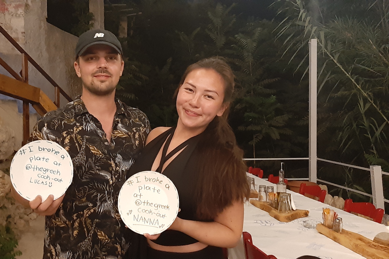 Kissamos: Greek Night with Buffet Dinner and Plate Smashing