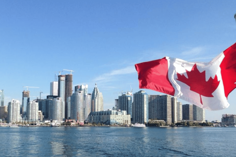 Toronto: Premium Harbor Cruise with Lunch, Brunch, or Dinner2-Hour Cruise with Brunch Buffet