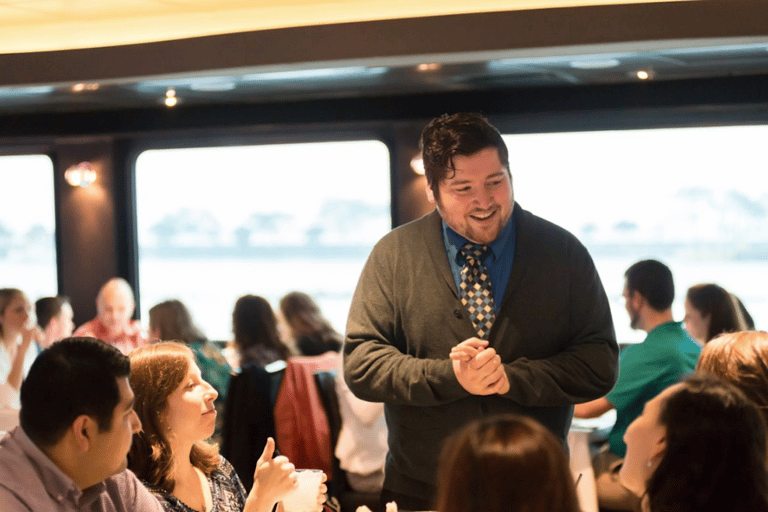 Toronto : croisière dans le port avec déjeuner, brunch ou dînerToronto : croisière dans le port de 2,5 heures avec dîner