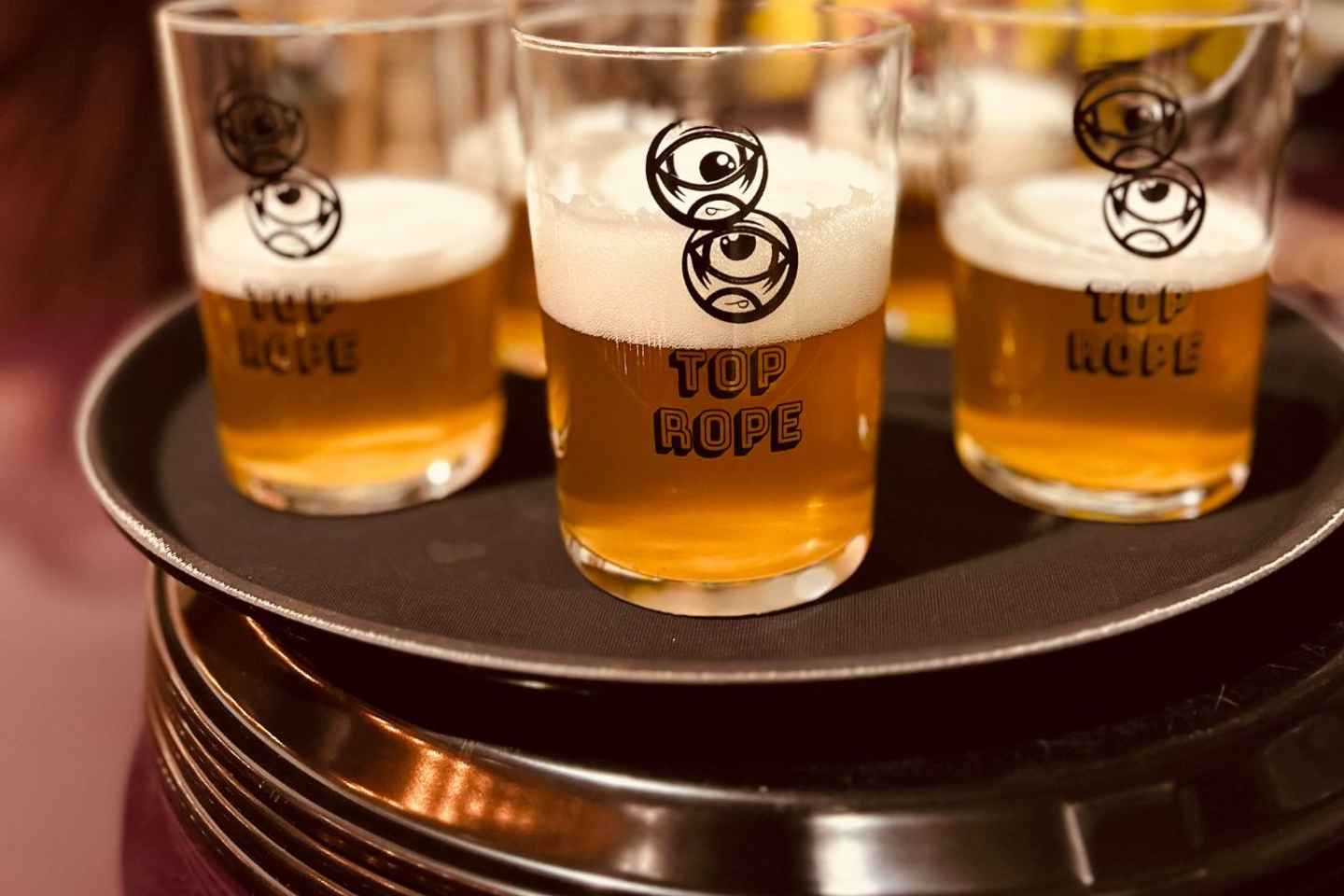 Liverpool: Brewery Bus Tour with 12 Beer and Pizza