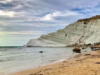 Da San Leone: Tour di mezza giornata in gommone alla Scala dei Turchi