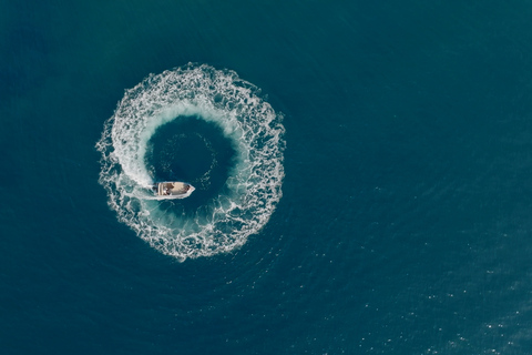 Aluguel de barcos em Santorini - sem licença - 5 horas ou 10 horasAluguel de barco de dia inteiro