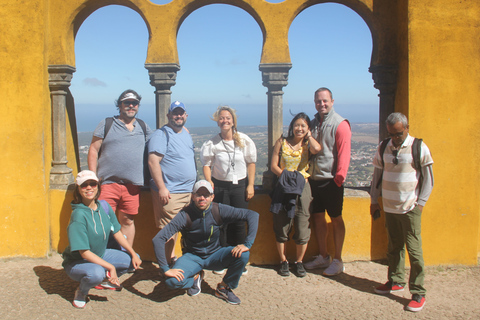 Från Lissabon: Sintra, Pena-palatset, Regaleira och Cabo RocaGuidad rundtur i de viktigaste monumenten