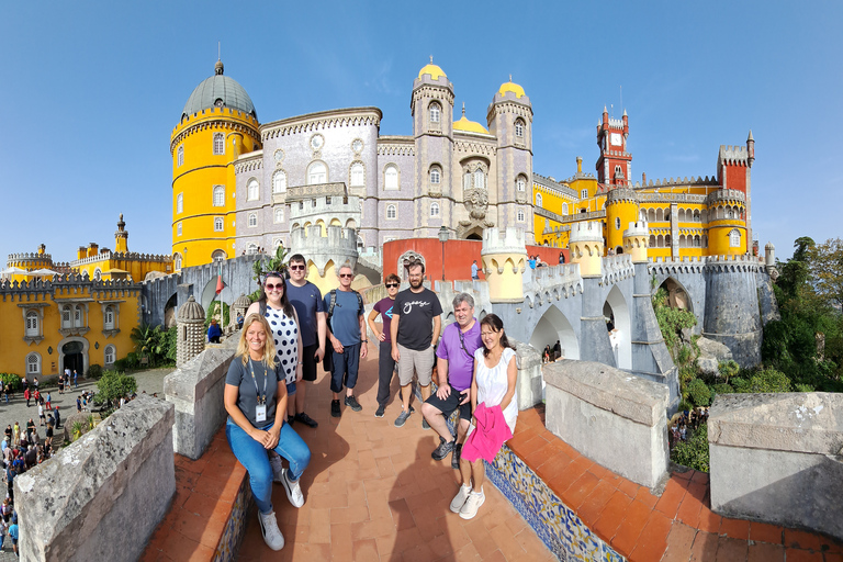 Från Lissabon: Sintra, Pena-palatset, Regaleira och Cabo RocaGuidad rundtur i de viktigaste monumenten