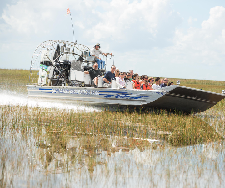 Everglades: Sawgrass Park Day Time Airboat Tour & Exhibits