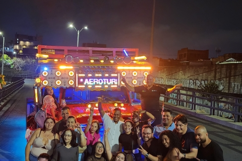 Medellin : Bus de fête avec DJ et dégustations de nourriture de rueParty Bus avec Dj inclus et 3 snacks gastronomiques