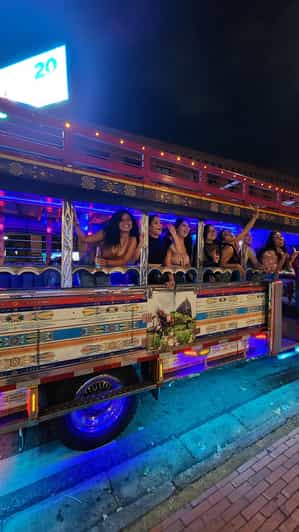 Μεντεγίν: Rumbero Party Bus με όλη την μπύρα που μπορείτε να πιείτε ...