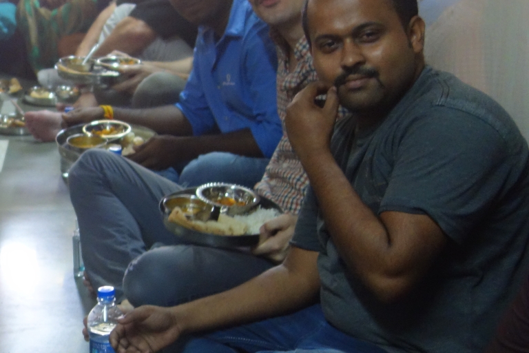 Bombay : visite éthique à pied du Dharavi avec optionsVisite à pied de Dharavi et déjeuner en famille