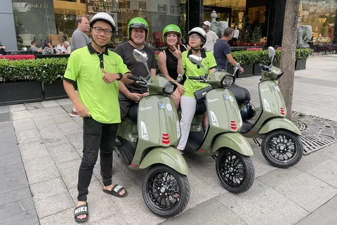 Saigon: Nachttour mit Craft Beer und Street Foodtour mit der Vespa