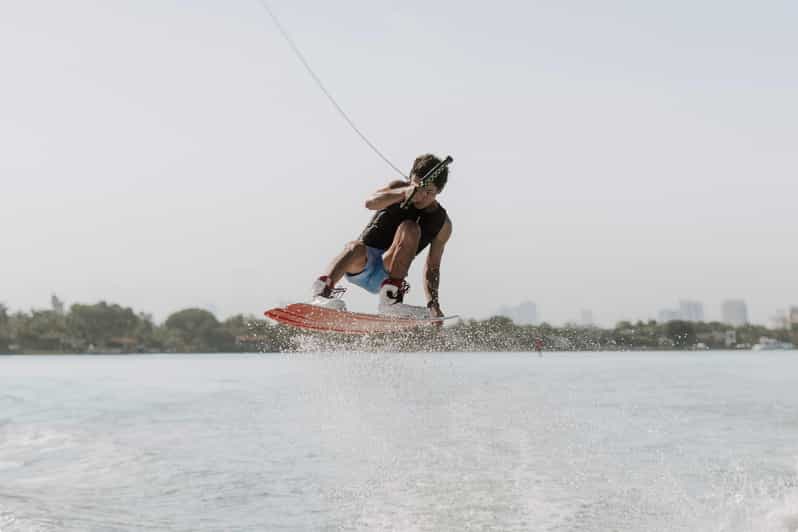 Miami Lección de Wakeboard de 2 horas GetYourGuide