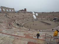 Verona, Guided Walking Tour met kleine groep met arena -tickets - Housity