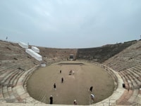 Verona, Guided Walking Tour met kleine groep met arena -tickets - Housity