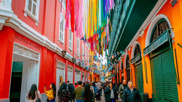 From Lima: Callao District Highlights Tour with a Guide