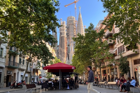 Barcelona: Sagrada Familia Tour z opcjami językowymiWycieczka po chińsku
