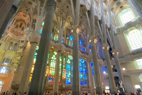 Barcelona: Sagrada Familia-tour met taaloptiesRondleiding in het Koreaans