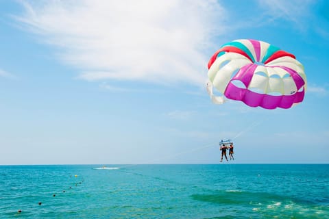 Hurghada: Parasailing Adventure with Private Hotel Pickup