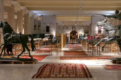 Doha: Day Trip to Sheikh Faisal Museum and Camel Race Track