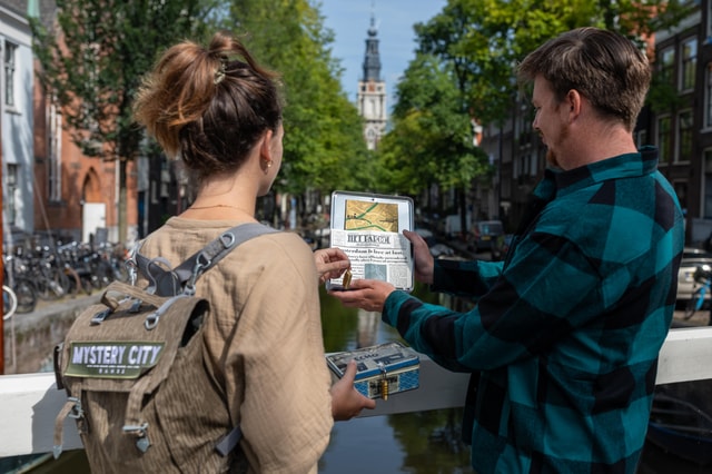 Amsterdam: "Operation 45 " Treasure Hunt Walking Tour