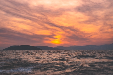Desde Split: Excursión Privada en Barco al Atardecer