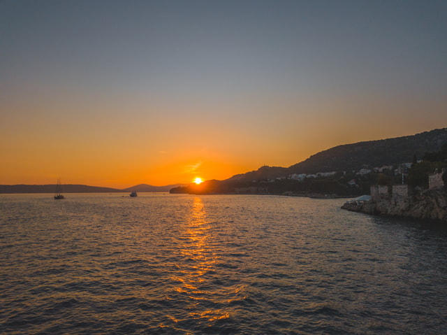Vanuit Split: privérondvaart bij zonsondergang