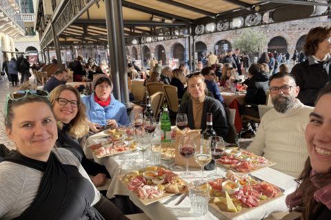 Verona: Degustazione di cibo e tour a piedi con funivia