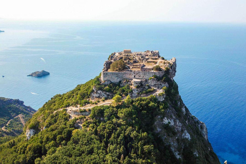 تيرانا: رحلة ليوم واحد إلى ساراندا وجزيرة كورفو اليونانية مع العبّارة