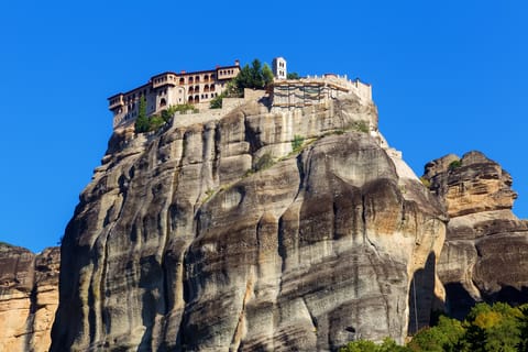 From Athens: Delphi and Meteora 2-Day Guided Tour