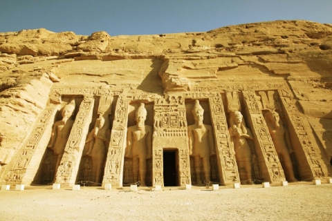 Vanuit Aswan: Tour met gids door de tempels van Abu Simbel per vliegtuigAswan: Abu Simbel Tempels Gids Tour per vliegtuig Grieks