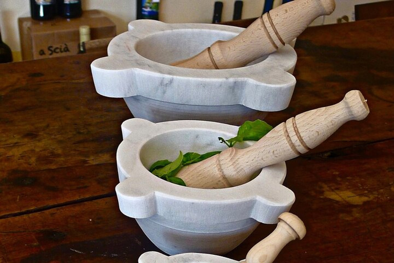 Manarola: Authentic Pesto Making Class at Cinque Terre