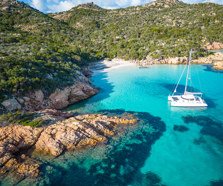 Da Palau: Tour in Catamarano nell'Arcipelago della Maddalena