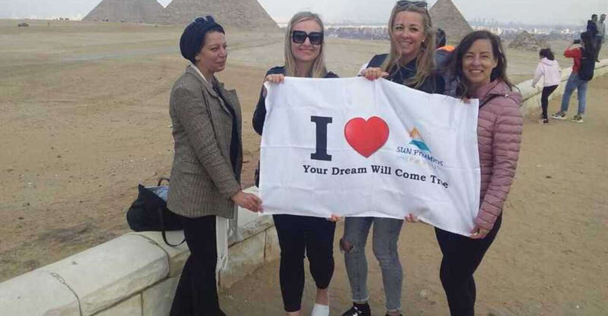 Aswan'dan Kahire'ye Uçuşla Günlük Tur - Hizvo