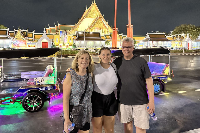 Bangkok : Visite nocturne en Tuk Tuk avec dégustation de nourriture dans la vieille ville