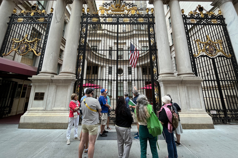 NYC: Wycieczka z przewodnikiem po rezydencjach z epoki pozłacanej przy piątej alei