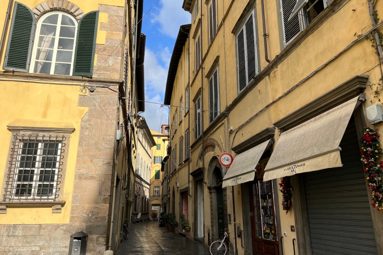 Highlights of Lucca - Visite guidée en petit groupeVisite privée en allemand
