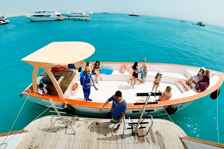 Von Safaga: Orange Bay Schnorchel-Bootsfahrt & WassersportAb Safaga: Schnorchel-Yachtfahrt in der Orangenbucht mit Mittagessen